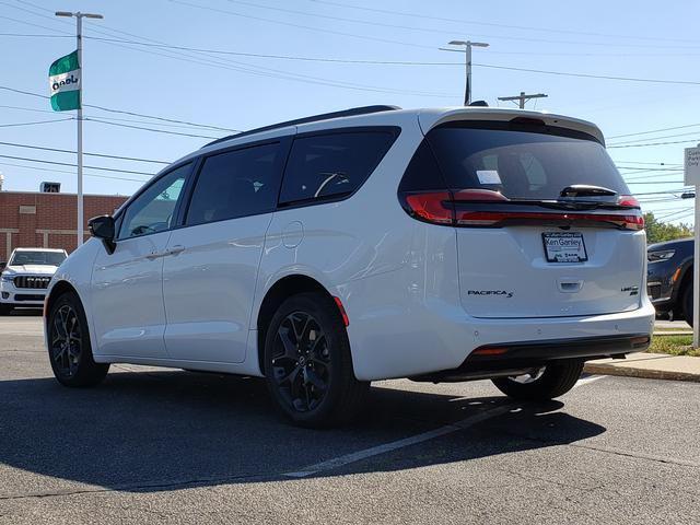 new 2026 Chrysler Pacifica car, priced at $52,310