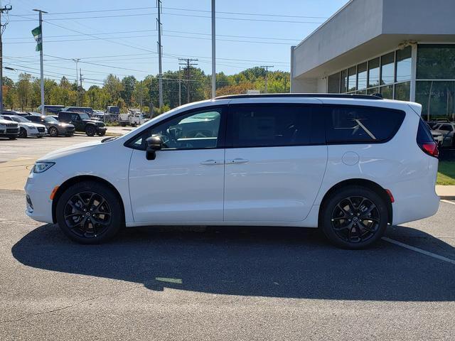 new 2026 Chrysler Pacifica car, priced at $52,310