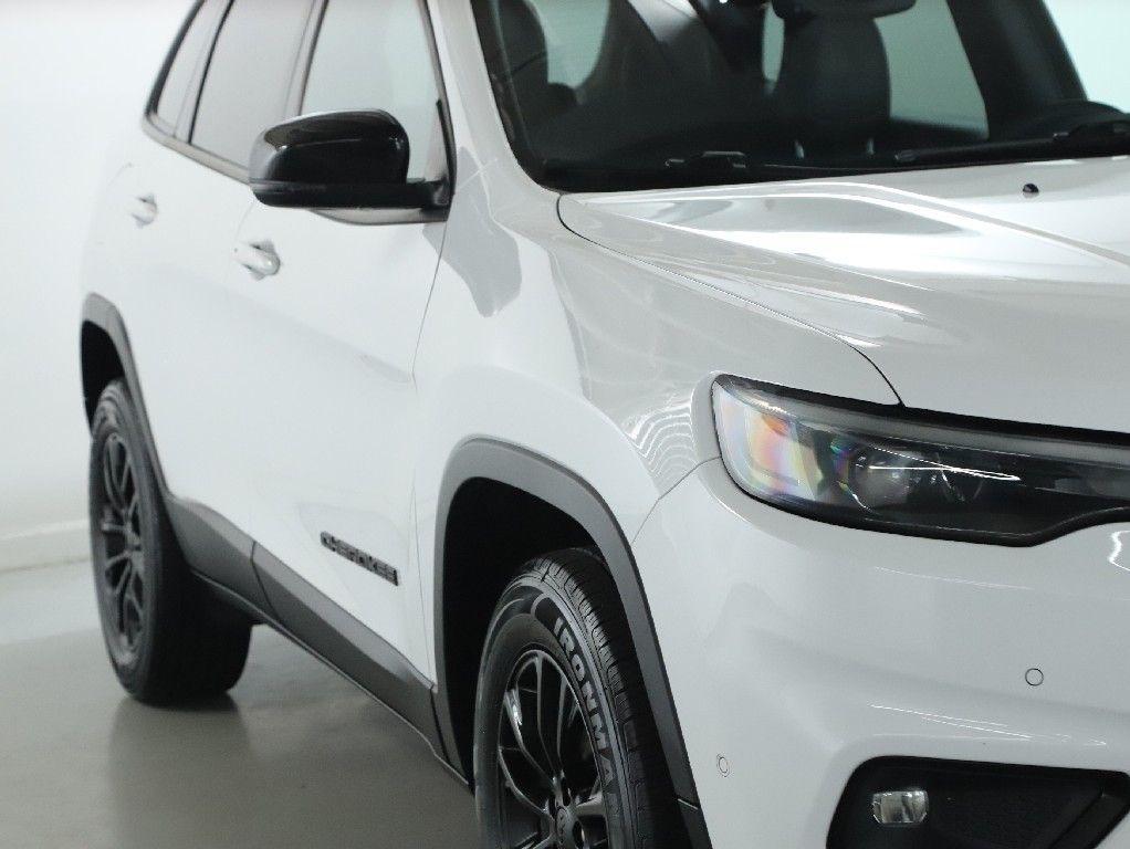 used 2023 Jeep Cherokee car, priced at $21,998