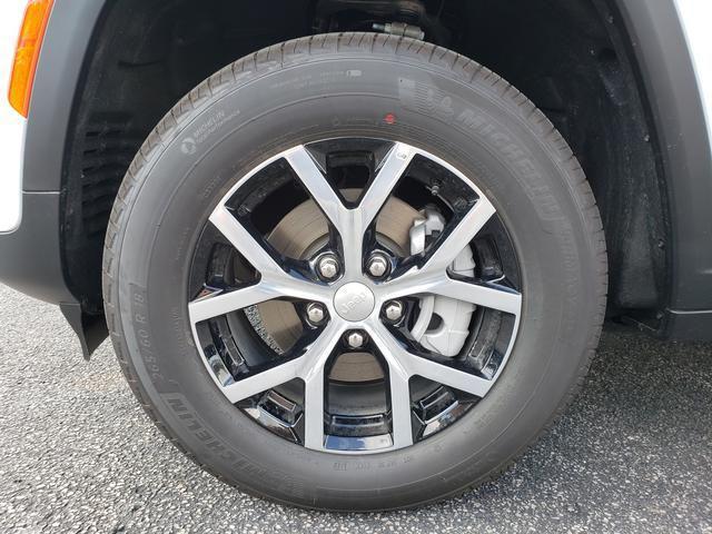 new 2025 Jeep Grand Cherokee car, priced at $38,956