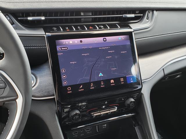 new 2025 Jeep Grand Cherokee car, priced at $38,956