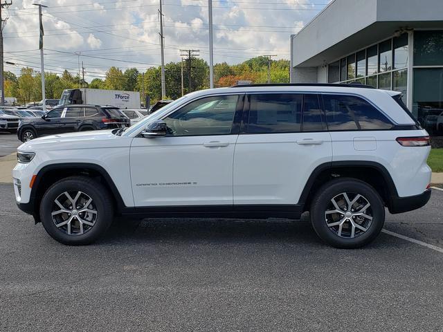 new 2025 Jeep Grand Cherokee car, priced at $38,956