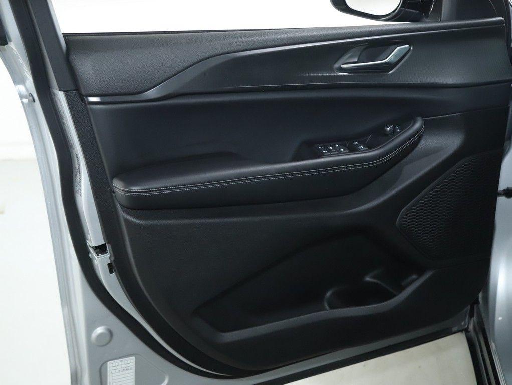 used 2024 Jeep Grand Cherokee L car, priced at $31,986