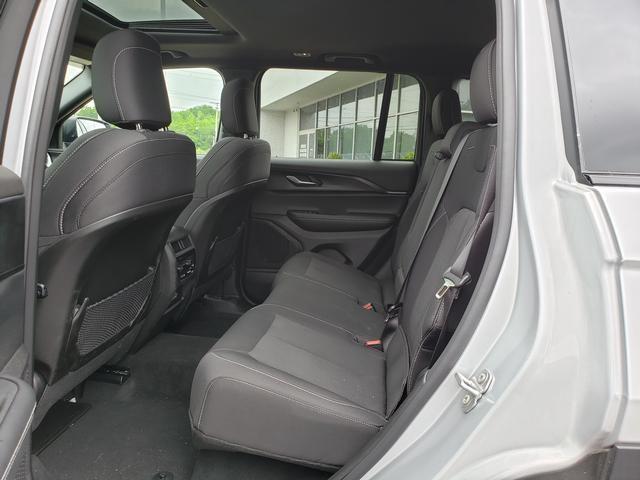 new 2025 Jeep Grand Cherokee car, priced at $37,767