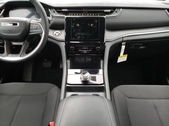 new 2025 Jeep Grand Cherokee car, priced at $37,767
