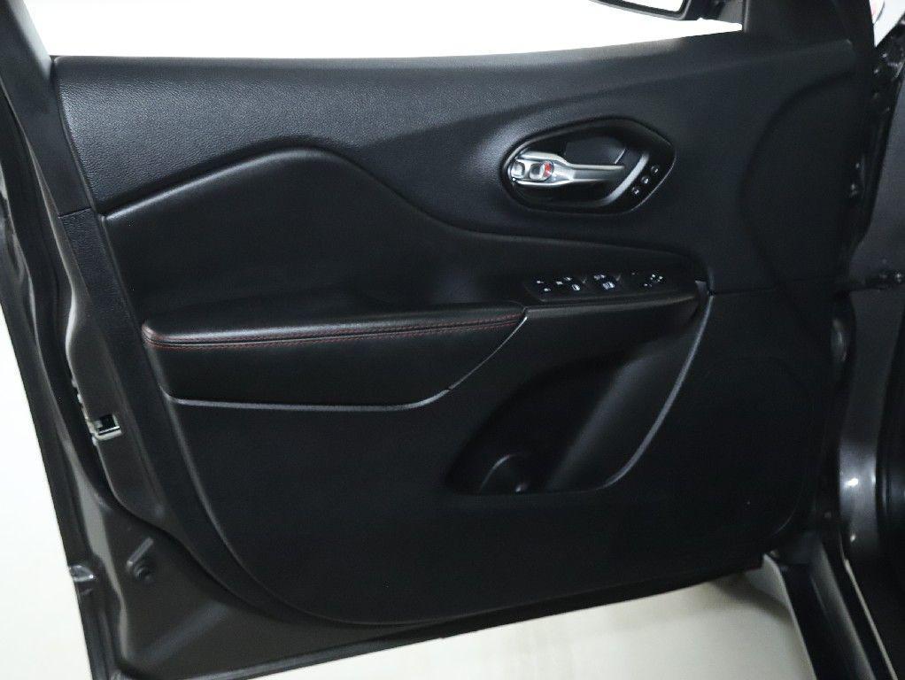 used 2022 Jeep Cherokee car, priced at $27,896