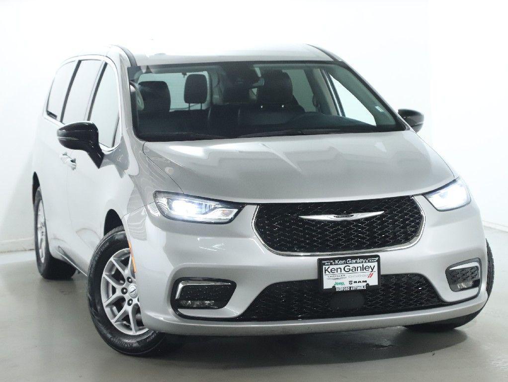used 2024 Chrysler Pacifica car, priced at $28,294