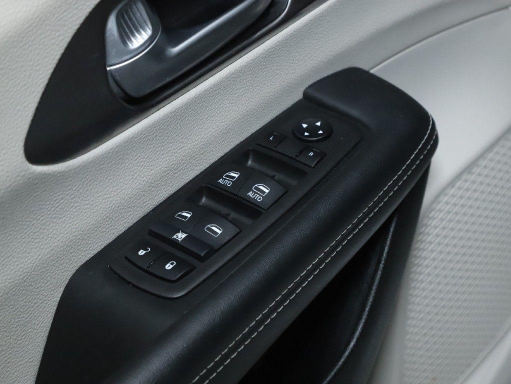 used 2024 Chrysler Pacifica car, priced at $28,294