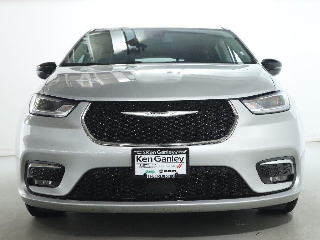 used 2024 Chrysler Pacifica car, priced at $28,294