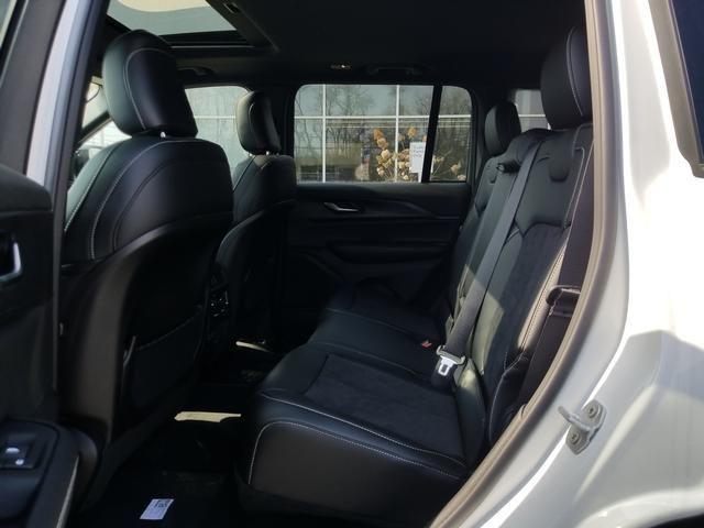 new 2025 Jeep Grand Cherokee car, priced at $42,007