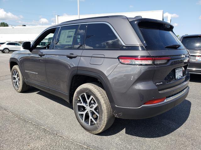 new 2024 Jeep Grand Cherokee car, priced at $45,261