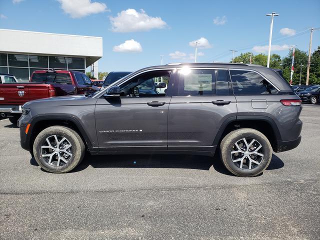 new 2024 Jeep Grand Cherokee car, priced at $45,261