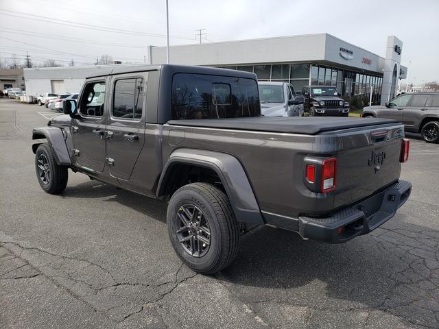 new 2024 Jeep Gladiator car, priced at $46,727