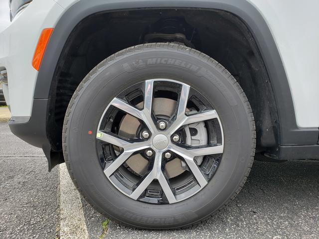 new 2025 Jeep Grand Cherokee L car, priced at $43,093