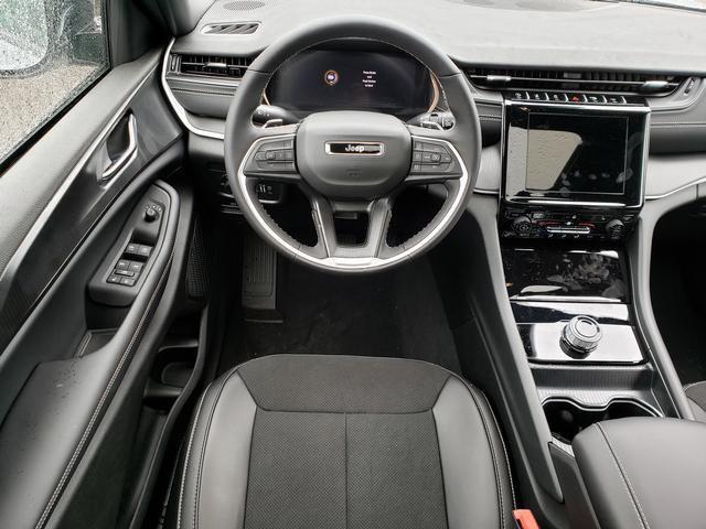 new 2025 Jeep Grand Cherokee L car, priced at $40,865