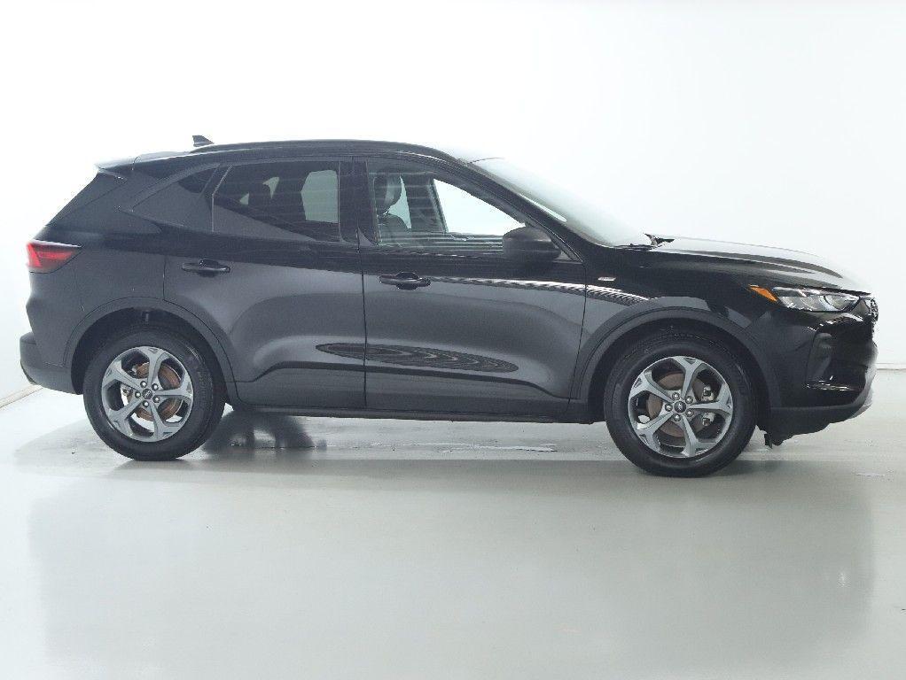 used 2025 Ford Escape car, priced at $24,986