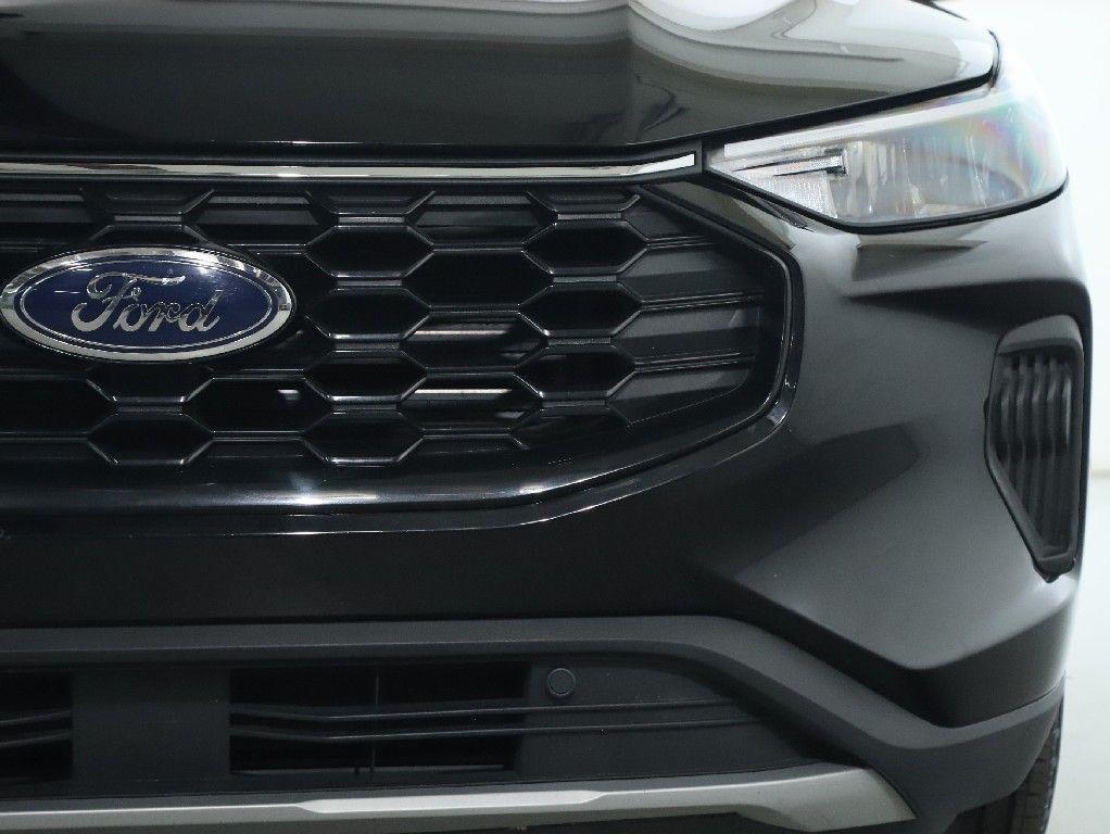 used 2025 Ford Escape car, priced at $24,986