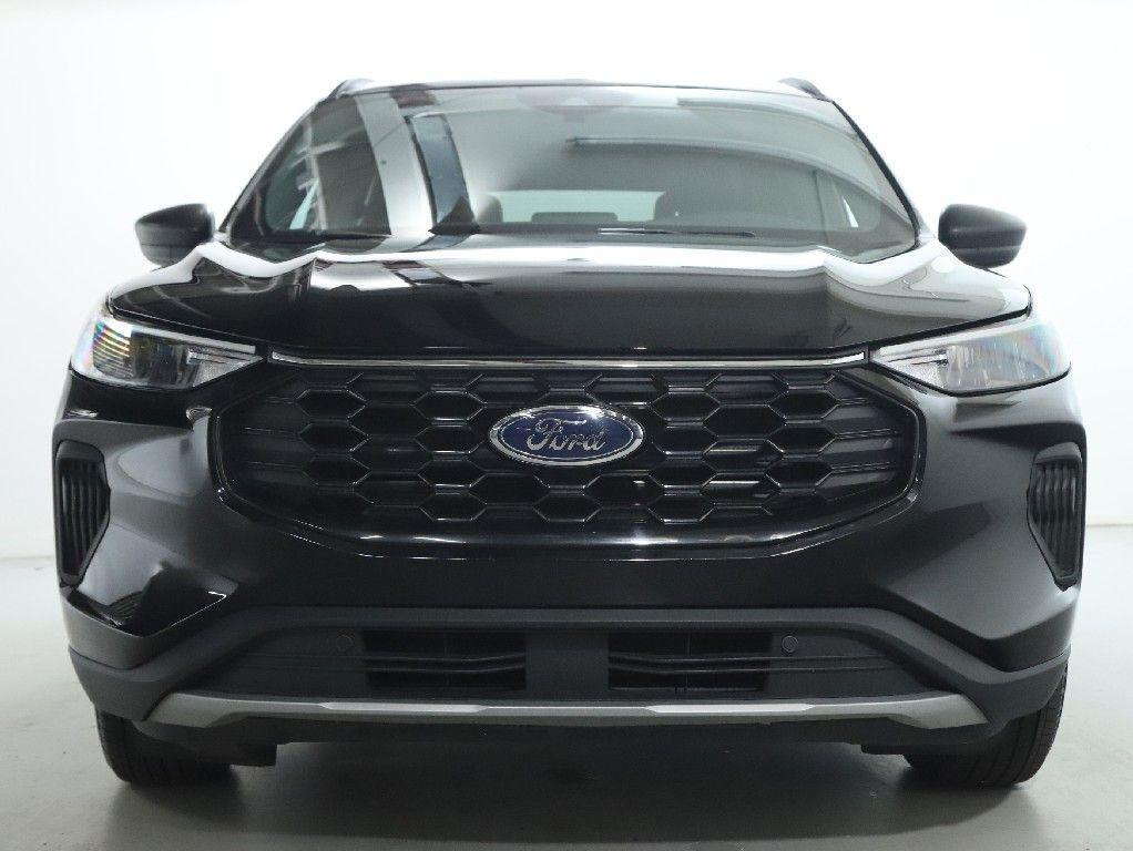 used 2025 Ford Escape car, priced at $24,986