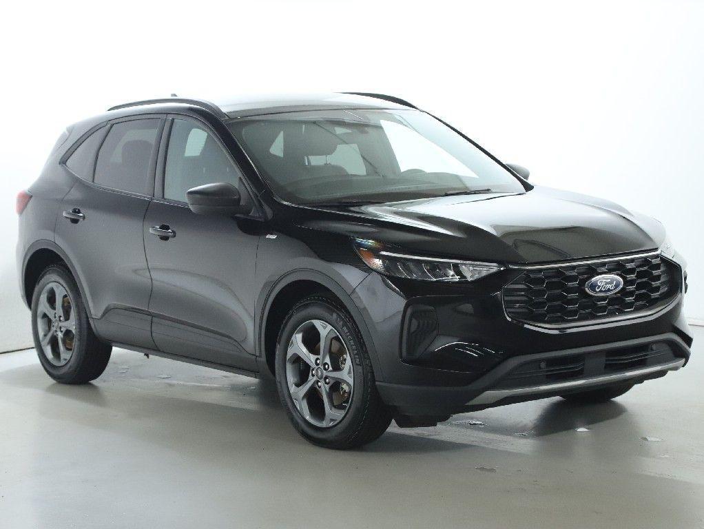 used 2025 Ford Escape car, priced at $24,986