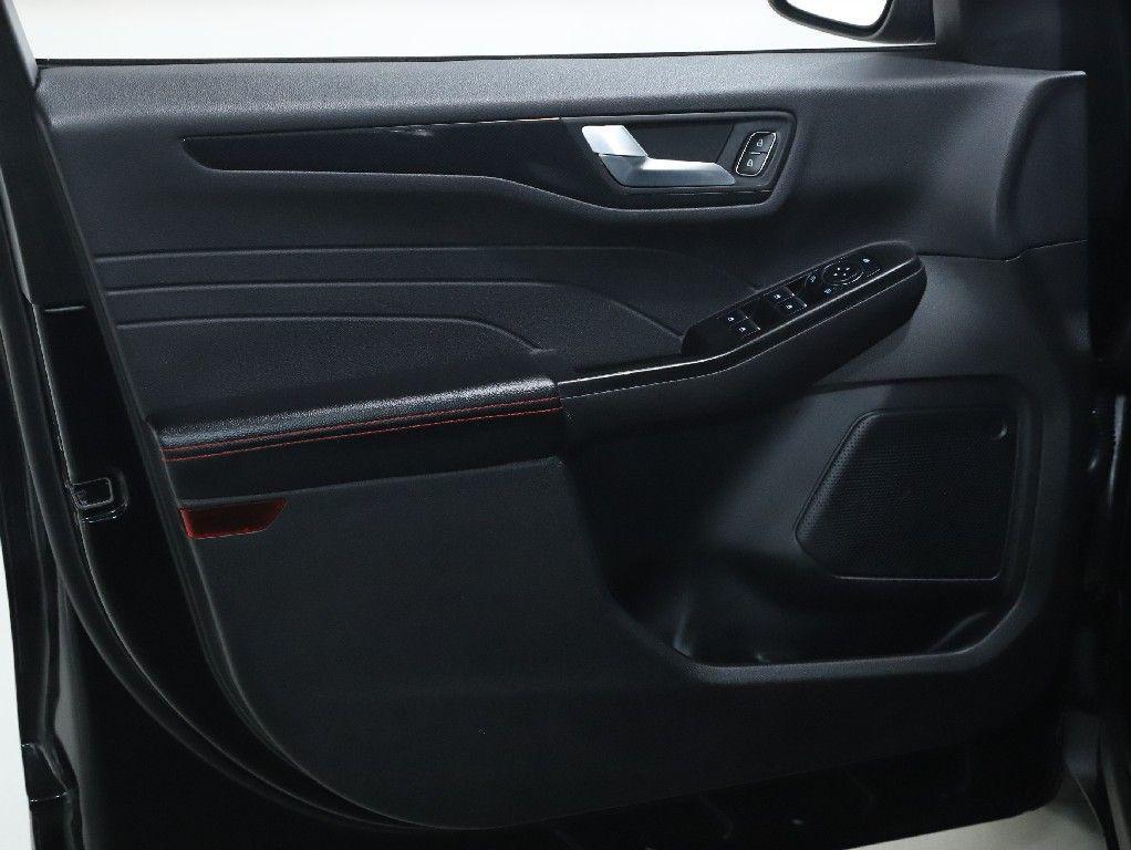 used 2025 Ford Escape car, priced at $24,986