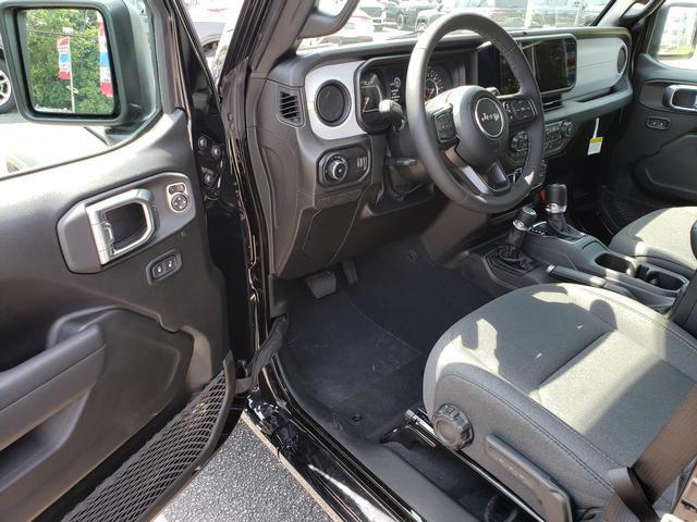new 2025 Jeep Wrangler car, priced at $42,531
