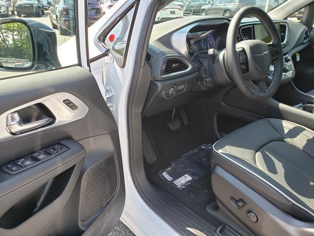 new 2025 Chrysler Pacifica car, priced at $49,411