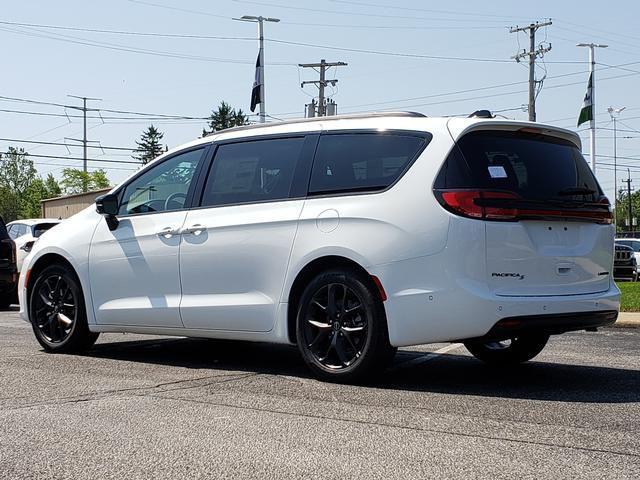 new 2025 Chrysler Pacifica car, priced at $49,411
