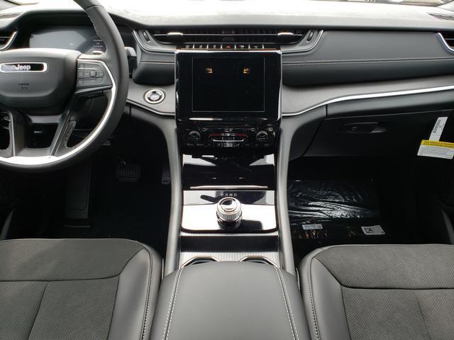 new 2025 Jeep Grand Cherokee L car, priced at $42,829
