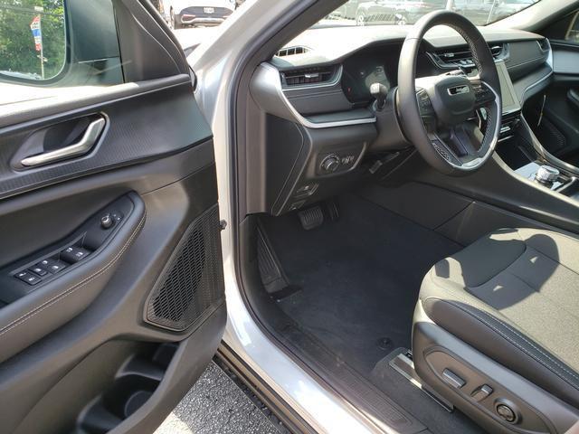 new 2025 Jeep Grand Cherokee L car, priced at $39,408