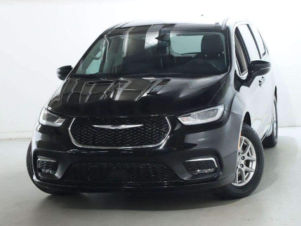 used 2024 Chrysler Pacifica car, priced at $28,383