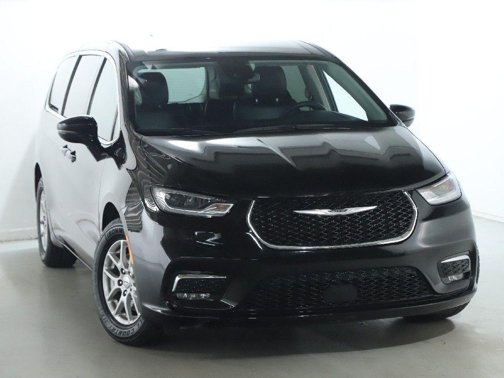 used 2024 Chrysler Pacifica car, priced at $28,383