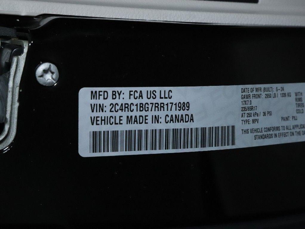 used 2024 Chrysler Pacifica car, priced at $28,383