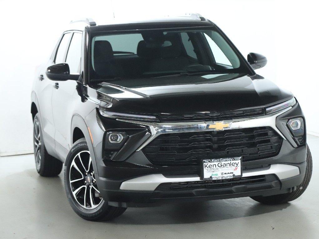 used 2025 Chevrolet TrailBlazer car, priced at $23,687