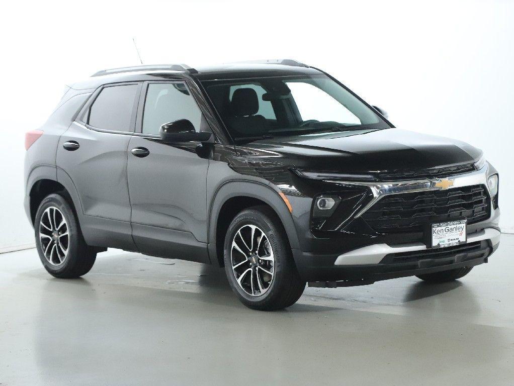used 2025 Chevrolet TrailBlazer car, priced at $23,687