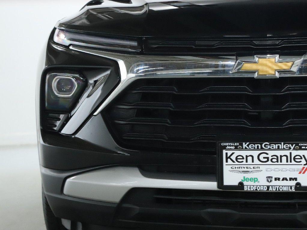 used 2025 Chevrolet TrailBlazer car, priced at $23,687