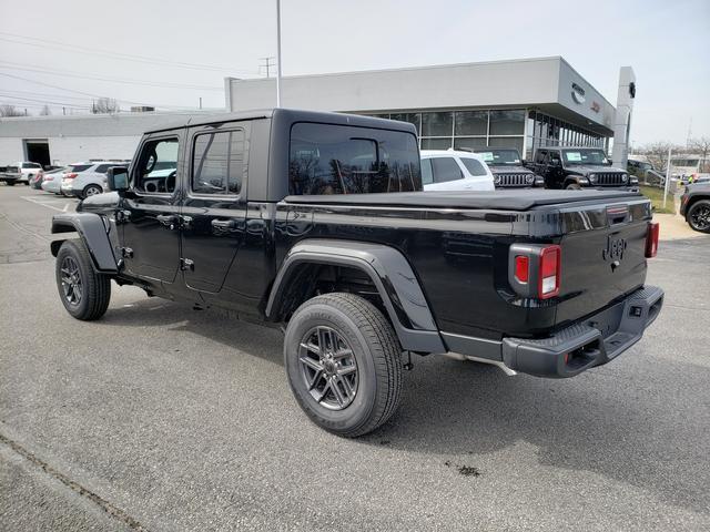 new 2024 Jeep Gladiator car, priced at $45,227