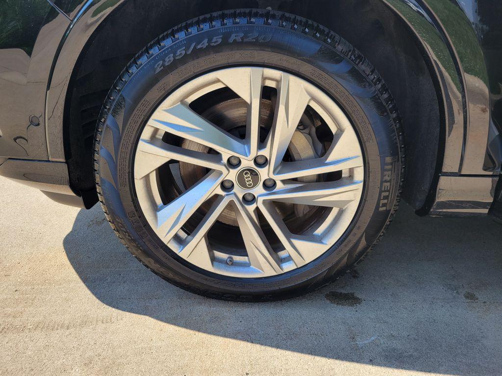 used 2024 Audi Q7 car, priced at $42,991