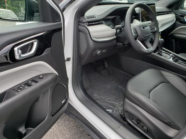 new 2025 Jeep Compass car, priced at $34,615