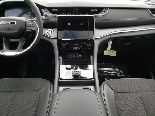 new 2025 Jeep Grand Cherokee car, priced at $41,007