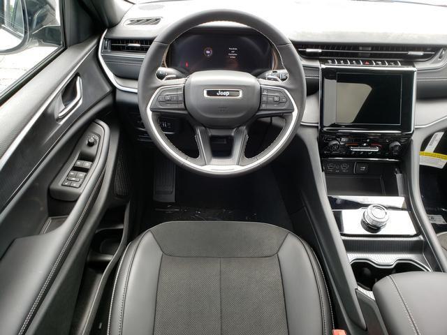new 2025 Jeep Grand Cherokee car, priced at $41,007