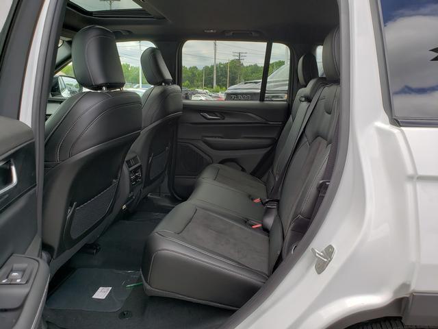 new 2025 Jeep Grand Cherokee car, priced at $41,007