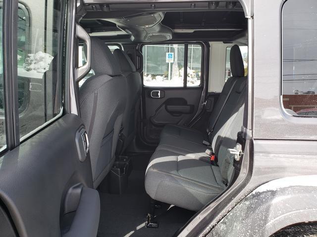 new 2025 Jeep Wrangler car, priced at $47,986