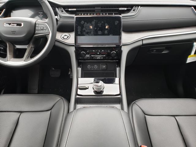 new 2025 Jeep Grand Cherokee L car, priced at $48,551