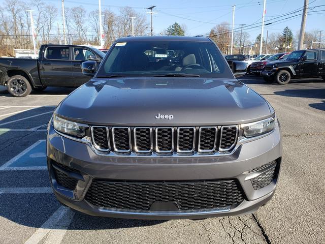 new 2025 Jeep Grand Cherokee car, priced at $37,290