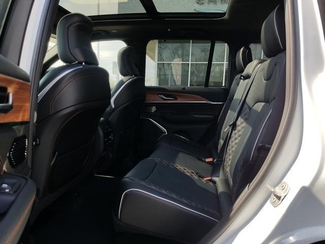new 2025 Jeep Grand Cherokee car, priced at $64,334