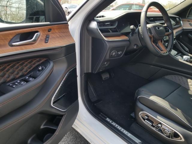 new 2025 Jeep Grand Cherokee car, priced at $64,334