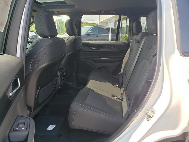 new 2025 Jeep Grand Cherokee car, priced at $35,495