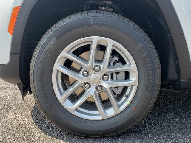 new 2025 Jeep Grand Cherokee car, priced at $35,495