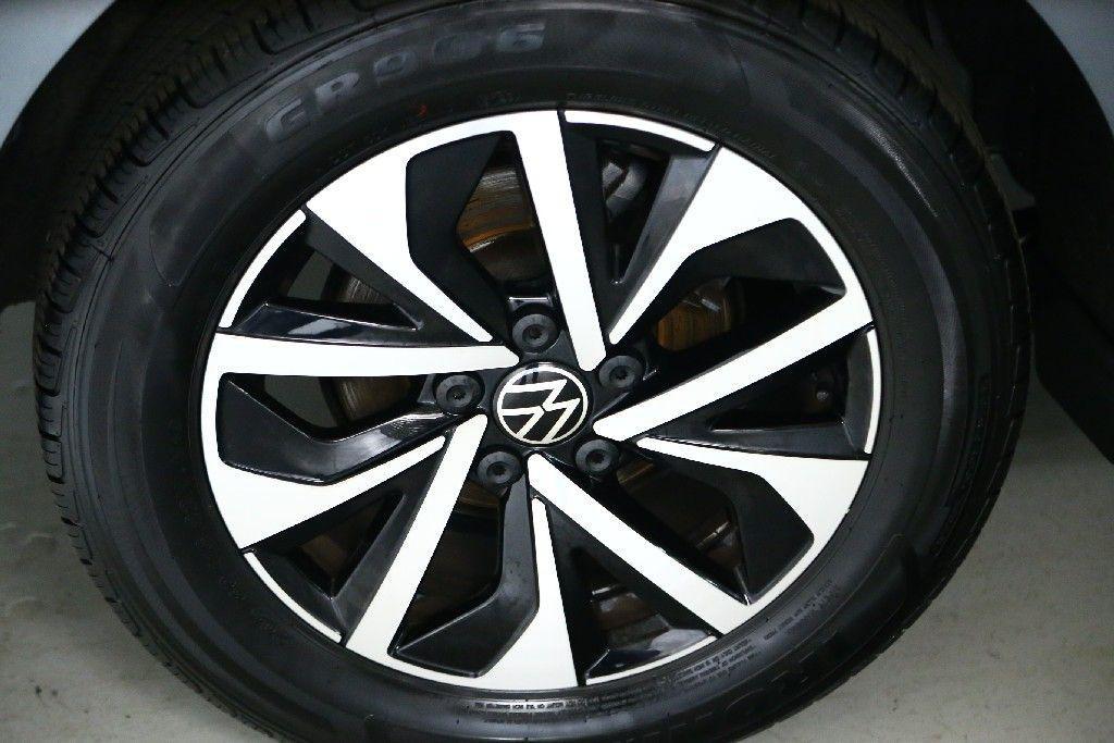 used 2024 Volkswagen Jetta car, priced at $20,984