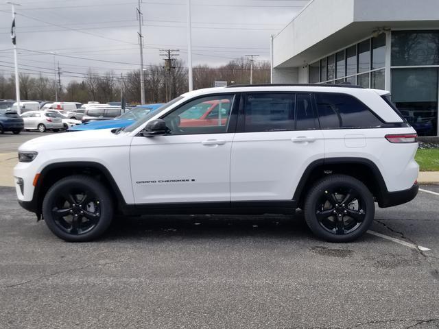 new 2025 Jeep Grand Cherokee car, priced at $44,795